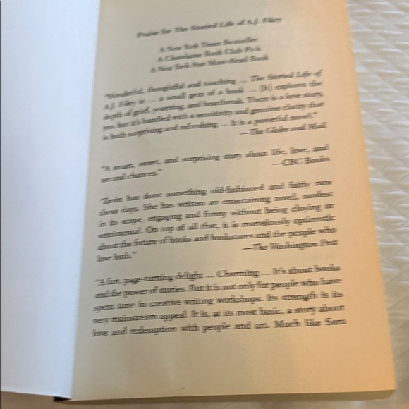 The Storied Life of A.J. Fikry by Gabrielle Zevin - Black Cover - Picture 4 of 5